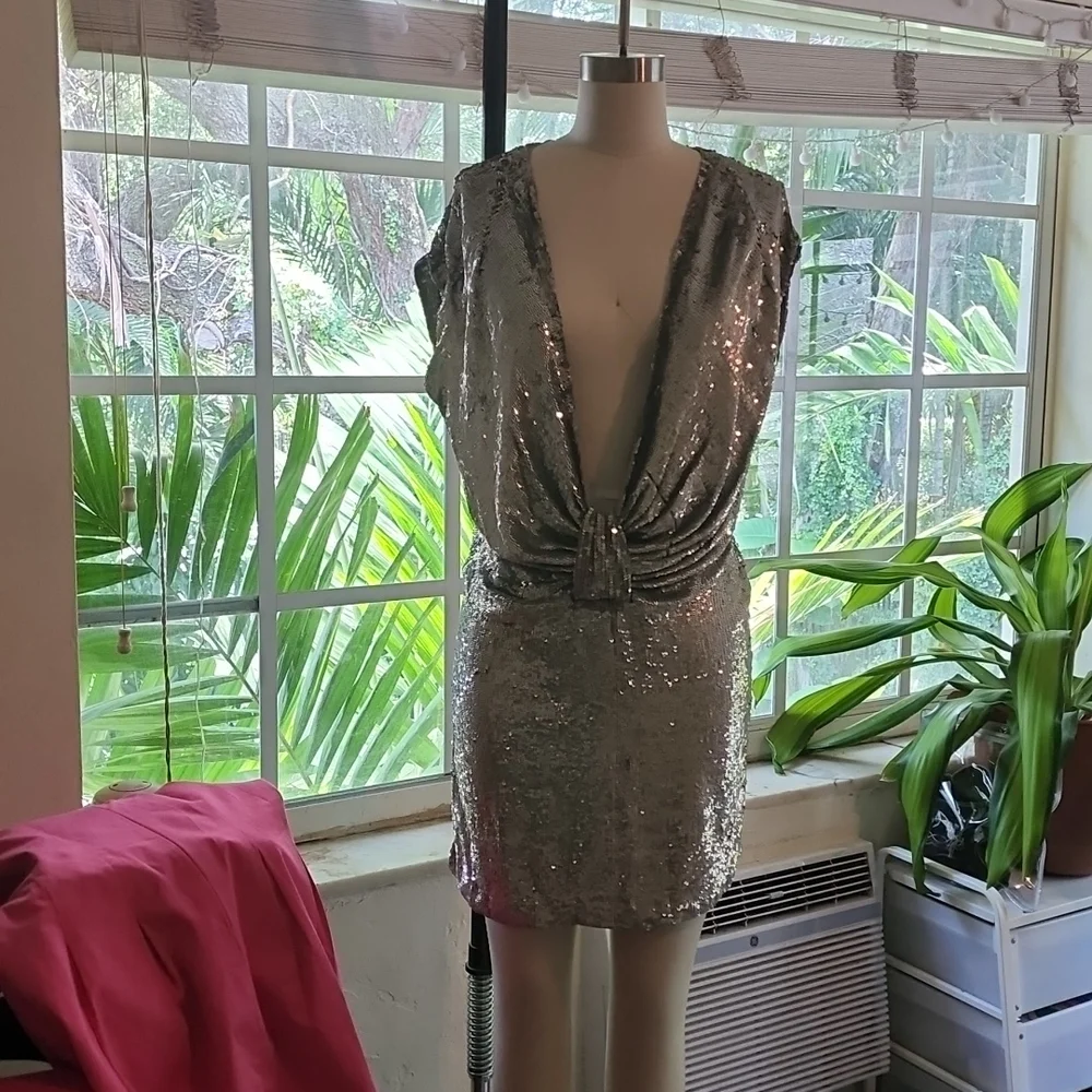 Diabless Vintage Silver Sequin Low V Cocktail  Kardashian Dress - Size XS - Picture 3 of 6